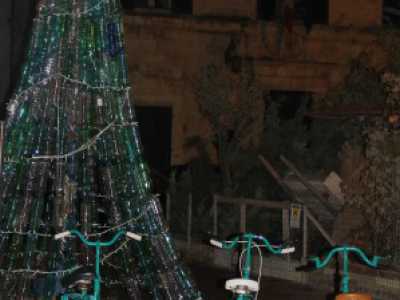 Le biciclette e l'albero di Natale