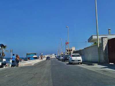 Strada della Marina in una domenica estiva