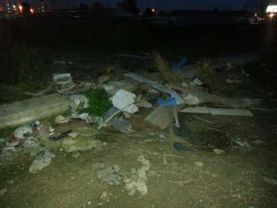 Campo rom del canalone: i rifiuti sono ancora l�