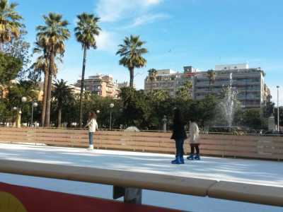 La discussa pista di pattinaggio in Piazza Umberto