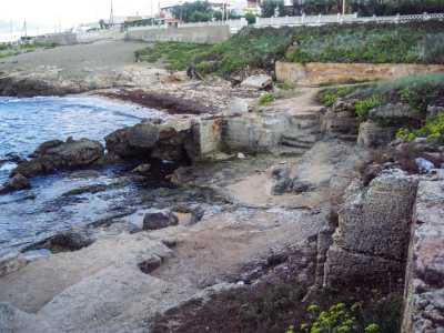 Veduta di cala Colombo nella zona a sud di Torre a Mare