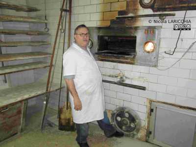 Il forno girevole del panificio Santa Teresa di Bari vecchia (Foto di Nicola LARICCHIA)