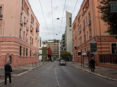 �Entriamo� ora nel quartiere e imbocchiamo quindi via Generale de Cristoforis...