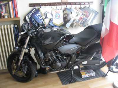 Una delle moto di grossa cilindrata usata dall'agenzia investigativa