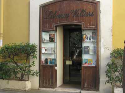 Bari, la storica libreria Villari