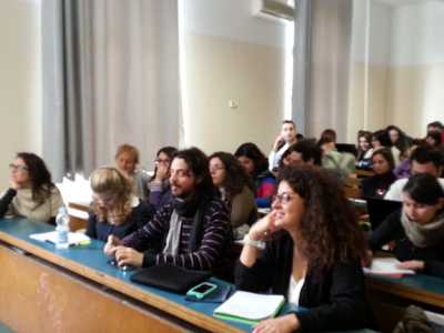 InnovAttivi durante la lezione di laboratorio di comunicazione e organizzazione eventi