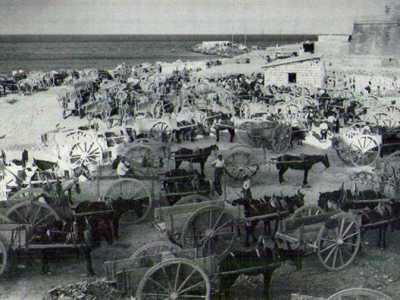 Foto d'epoca, inizio 900: i lavori di interramento nei pressi del Castello