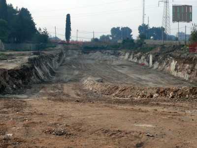 I lavori della ferrovia per Bitetto e per il raddoppiamento della linea Bari-Bitritto minacciano l'area ricca di ipogei