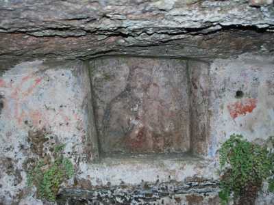 Ipogei: il degrado in cui versano e l'affresco ritrovato