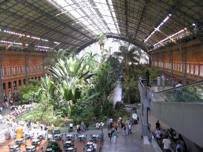 Il grande giardino interno della stazione di Atocha