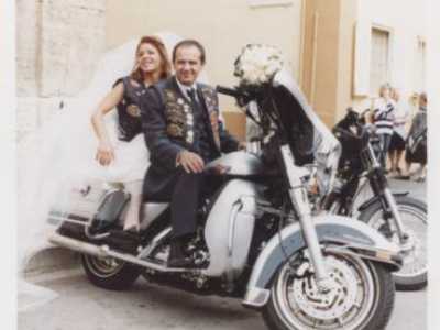 Angelo Losacco e sua moglie Annmaria, matrimonio in moto