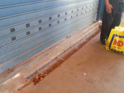 Sembra infatti che durante la notte i �ladri di ghisa� vadano alla ricerca di oggetti costruiti con quella lega per rivenderle al mercato nero