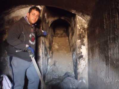 Inizio del tunnel ostruito dai detriti