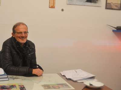 Gaetano Serafino nel suo studio