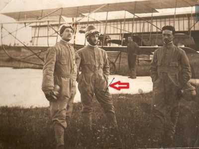 �Ho chiesto aiuto anche allo storico di Palese, Gianni Serena, che in suo libro aveva parlato di mio zio � afferma l�uomo -. Ma lui e Fernando Anaclerio (presidente dell�associazione delle famiglie dei caduti dell'Aeronautica) sono solo riusciti a procurarmi tramite delle foto di Nicola sul campo di aviazione Marcon di Venezia. Ma della tomba non hanno saputo dirmi nulla�