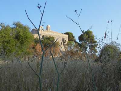 La Chiesa rurale dell'Annunziata, a ridosso di Lama san Giorgio e compresa in un'area soggetta a vincolo architettonico diretto
