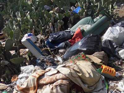 Degrado e incivilt� dominano la zona di Lama Picone