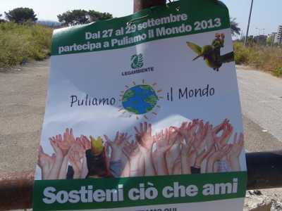 Un particolare della locandina di Puliamo il buio 2013, in via Mitolo