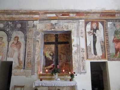 Complesso di affreschi sulla parete destra della chiesetta dell'Annunziata. L'affresco centrale � il pi� recente e vi fu collocato per coprire il vuoto lasciato dalla trafugazione della Madonna