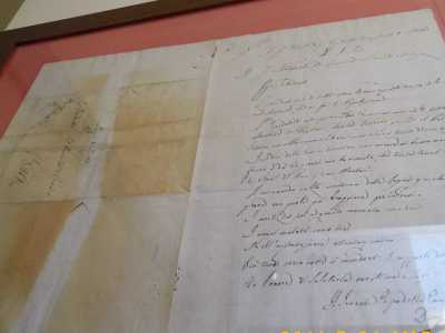 Un altro documento scritto durante la peste del 1815-1816 a Noicattaro. Le macchie brunastre sulla carta sono state lasciate dall'aceto utilizzato per disinfettare il documento
