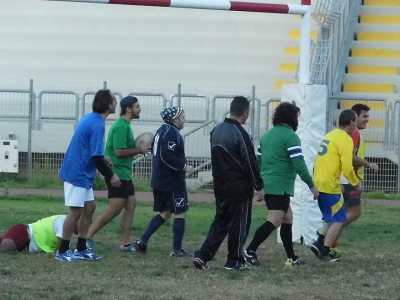 Il team degli Atipici Bari Rugby in fase di riscaldamento