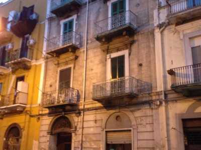 Il palazzo in via Ettore Fieramosca abitato eslusivamente da Nigeraini