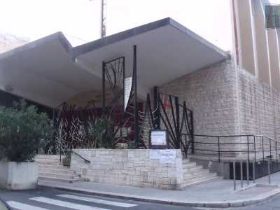 Contemporanea a quella di San Pasquale � la chiesa del Santissimo Sacramento che sorge in Via Pasubio, nel quartiere Carrassi. Fu eretta nel 1916 per contrastare la neonata Chiesa Russa vista con sospetto e pregiudizio verso i cristiani ortodossi