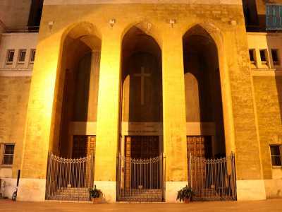 Nel quartiere murattiano si trova una delle chiese pi� antiche della �nuova Bari�: si tratta della parrocchia di San Ferdinando. Sorge in via Sparano, nell�isolato tra via Calefati e via Gimma e fu eretta nel 1849