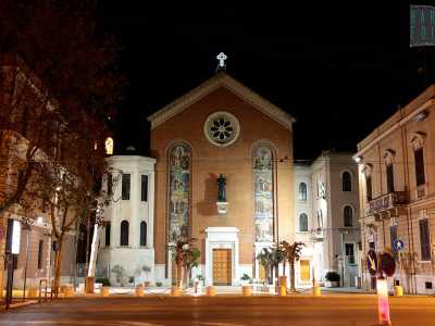 Alle porte del rione Madonnella si trova quello � il pi� antico edificio tra quelli oggetto di questo articolo: � la chiesa di Sant'Antonio, che sorge in via Beatillo, introdotta da una piccola piazza. Fu eretta nel 1839 sui resti di un convento seicentesco