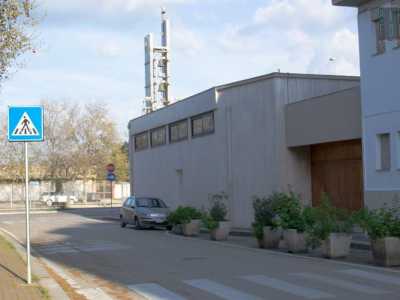 Nel villaggio Trieste, in via Pola si trova la chiesa di Sant'Enrico. La prima pietra dell�edificio risale al 1960, ma il rustico del salone-chiesa e della canonica furono inaugurati nel 1979