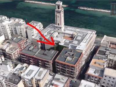 Il punto esatto in cui si trova, alle spalle del palazzo della Provincia di Bari