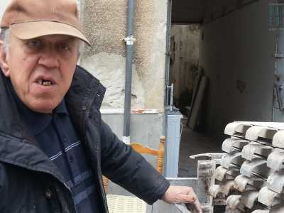Mentre ripercorriamo via Re David, facciamo un altro sorprendente incontro: "Bobby Solo". Un mito a San Pasquale, che da giovane sembra assomigliasse al noto cantante degli anni 60