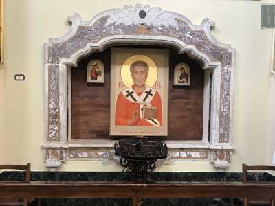 Una curiosit�: nella chiesa sono presenti i resti (murati) di un'antica ruota degli esposti, l� dove venivano posti i neonati indesiderati. Ci� che vediamo oggi � il comunichino in marmo per la somministrazione della comunione alle religiose di clausura