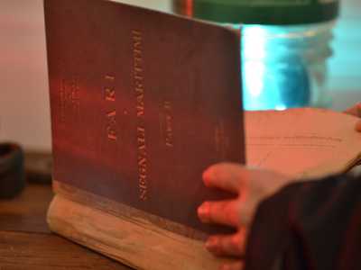Sfogliamo uno storico manuale dei fari