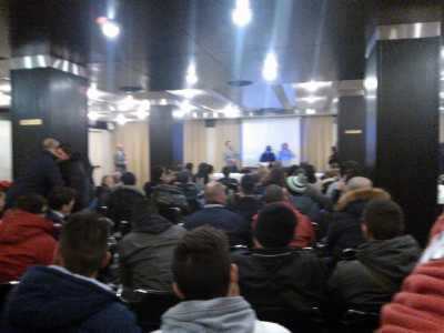 Una fase di discussione dell'assemblea