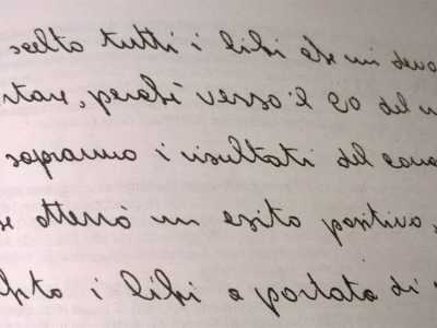 Un esempio di scrittura che tende verso sinistra, che sta ad indicare un forte legame col passato