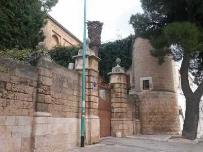 Il castello marchesale appartenuto ai marchesi di Montrone