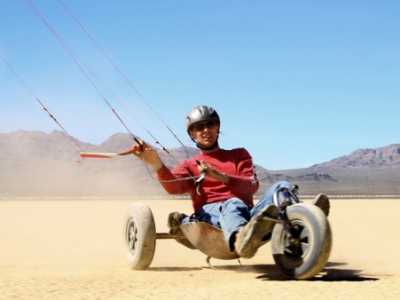 Kitebugging