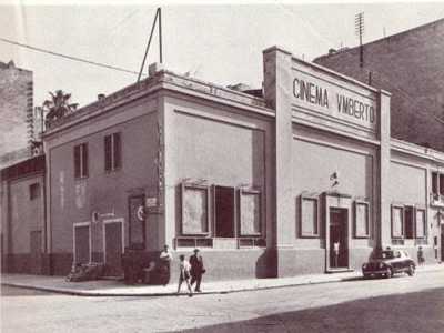 Negli anni 40 Bari � una citt� viva, con i suoi cinema e teatri oggi ormai scomparsi, tra i quali �l�Umberto�, situato all�angolo tra la piazza omonima e via Niccol� Dell�Arca
