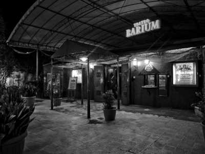 L'ingresso del teatro Barium, fondato da Gianni Colajemma nel Quartierino