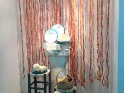Una vetrina per negozi di ceramiche 