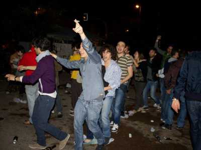 Gli organizzatori non si arresero e organizzarono un altro botellon il 20 maggio 2011 nel largo tra via Sorrentino e via Salvemini, vicino al Politecnico 