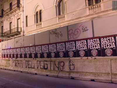 Tra le loro iniziative c�� quella di tappezzare le strade con un manifesto su cui la scritta �Basta feccia� (a caratteri cubitali su sfondo rigorosamente nero) urla la ferma intenzione di opporsi a fenomeni quali �violenze, scippi, spaccio e furti�