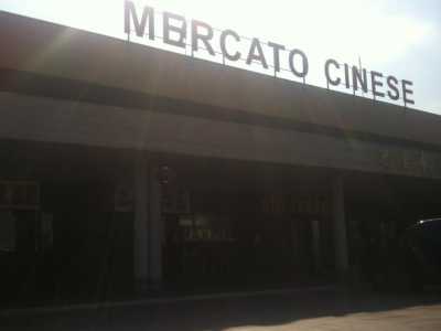 Modugno, il grande mercato cinese
