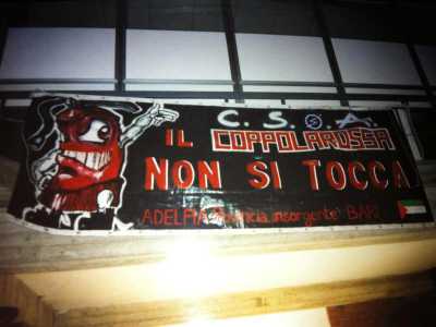 Coppolarossa, manifesto affisso al suo interno