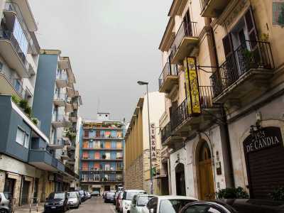 La chiesetta si affacciava su via Buccari, accanto all�attuale cinema Splendor e alla storica enoteca De Candia (foto di Katia Moro)