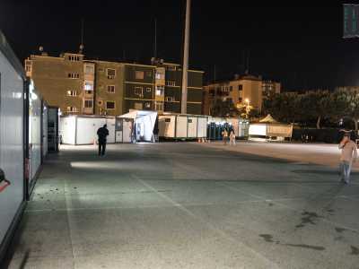 Uno spazio di 1500 metri quadri racchiuso da una dozzina di container bianchi
