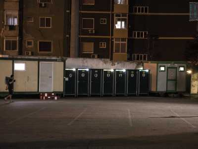Quel che si nota passeggiando in un questo spazio � il silenzio quasi irreale