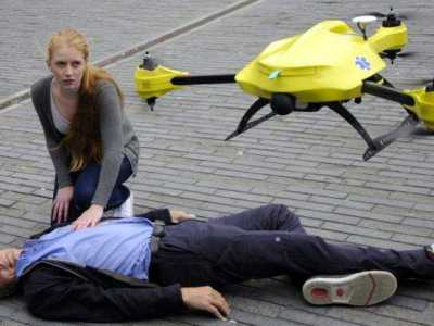 Un drone che funge da ambulanza. Costruito da uno studente olandese, � equipaggiato con un drefribillatore ed � in grado di raggiungere rapidamente le vittime di attacco cardiaco
