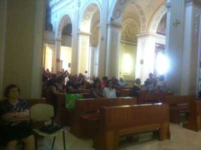 La chiesa Madre di Triggiano inizia a riempirsi